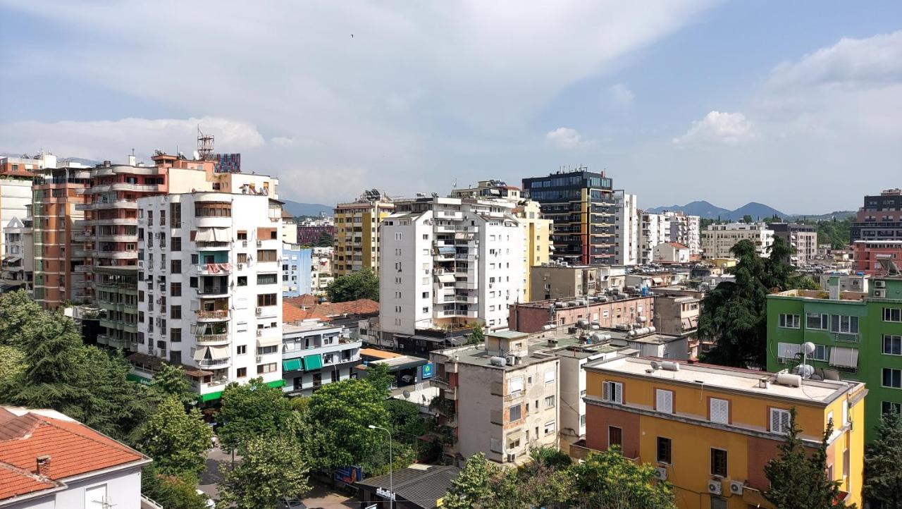 Spacious Family-Friendly Apartment In The Heart Of Bllok Tirana Exterior foto