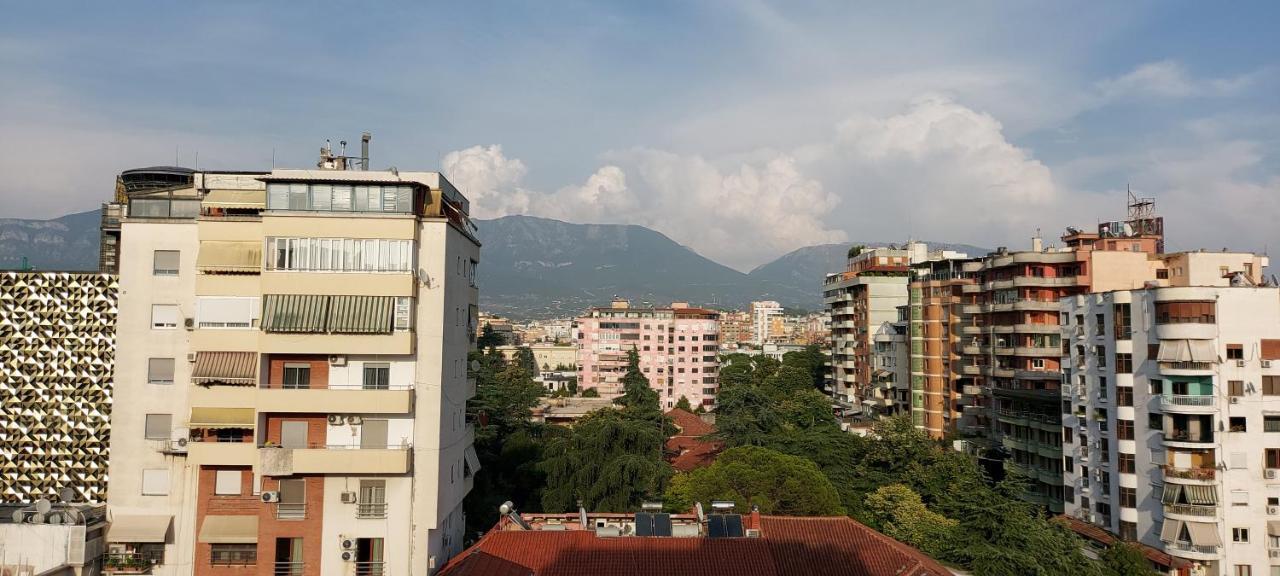 Spacious Family-Friendly Apartment In The Heart Of Bllok Tirana Exterior foto