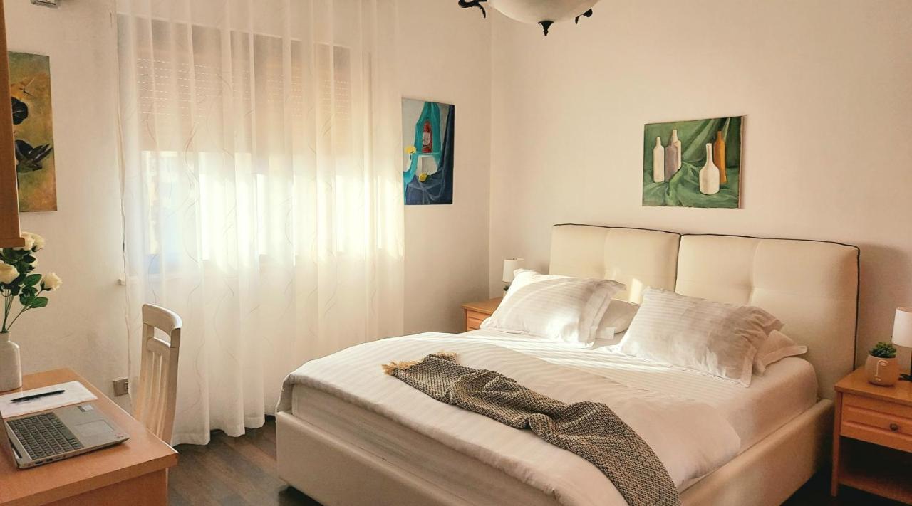 Spacious Family-Friendly Apartment In The Heart Of Bllok Tirana Exterior foto